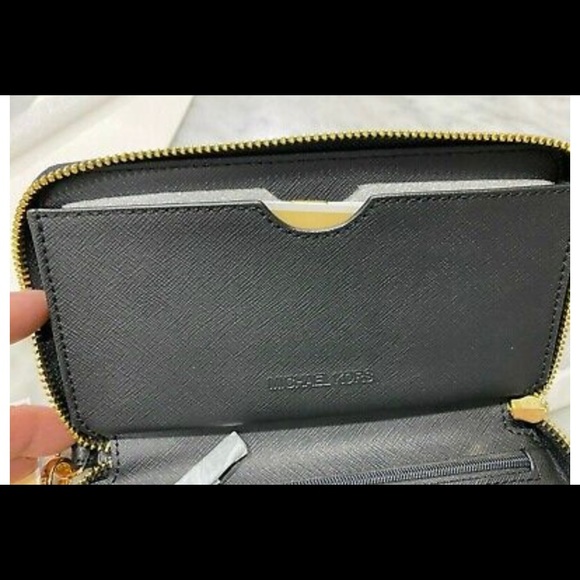 Black new wallet from Michael kors - Picture 2 of 5